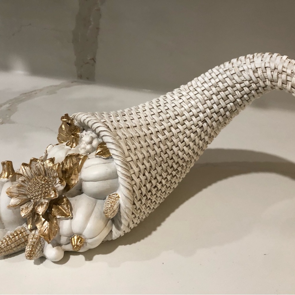 Elegant White and Gold Woven Cornucopia